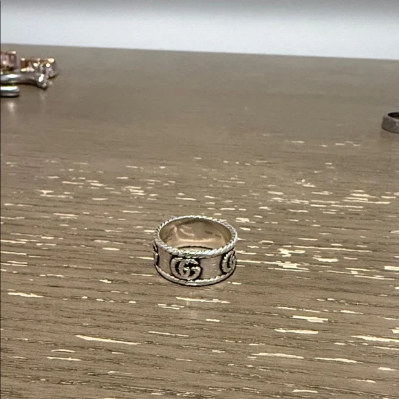 Gucci Women's Ring - Picture 3 of 5